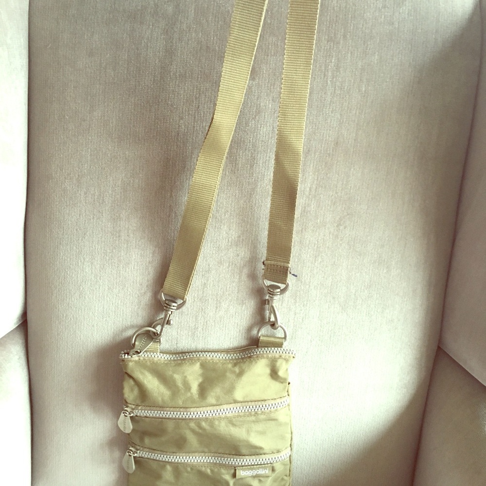Bagggallini cross-body, khaki purse